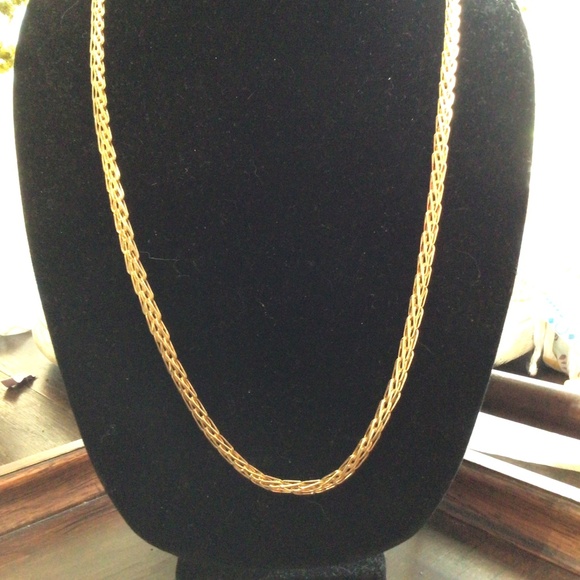 Trifari Jewelry - Vintage Trifari gold-tone necklace from the 70s. Beautiful shape